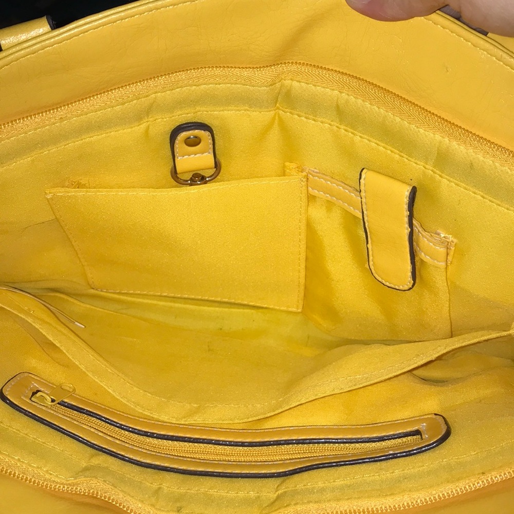 Yellow handbag - Picture 3 of 4